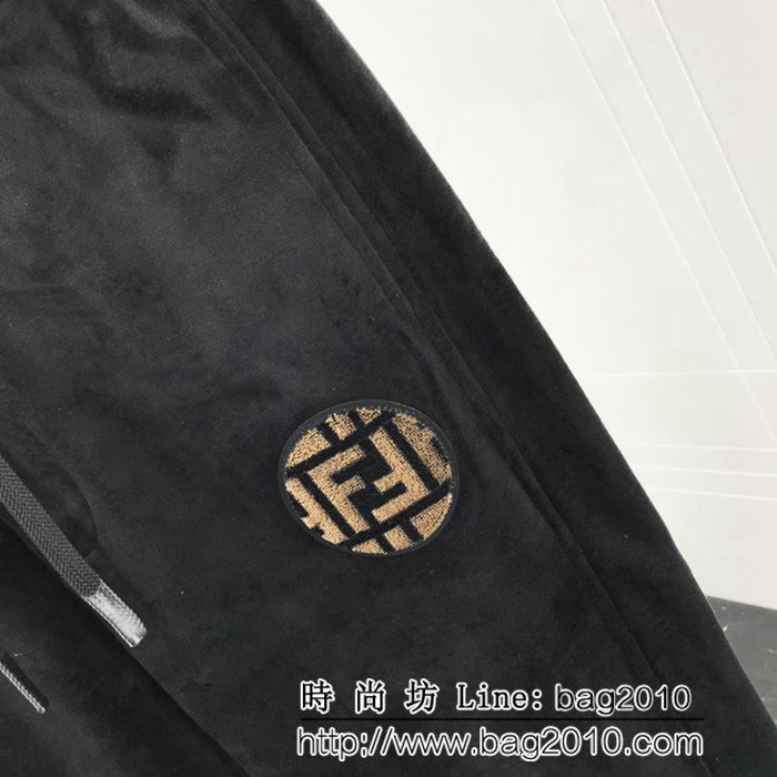 FENDI芬迪 專櫃同步 2018年秋冬季新款 潮流時尚 男款絲絨套裝 ydi1643